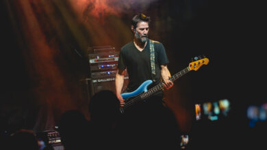 Keanu Reeves Dogstar grubu bas gitar konseri Viyana 2026